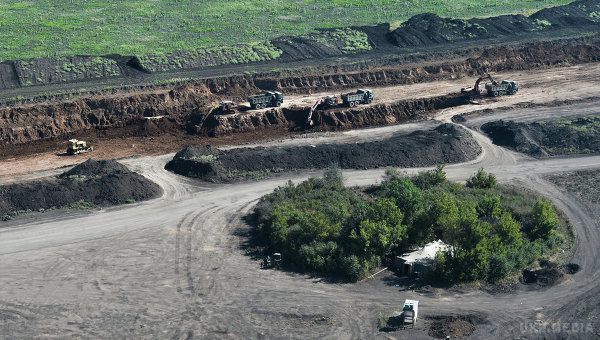 Росія пришвидшує спорудження залізниці в обхід України. Залізничні війська Росії розпочали будівництво другої ділянки залізниці в обхід території України.