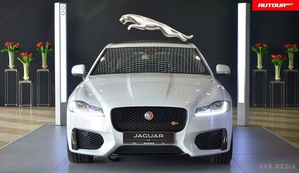 Новий Jaguar XF вже в Україні (фото). В Україні відбулася офіційна презентація седана Jaguar XF нового покоління. Британець змінив стиль у відповідності з новим іміджем марки, а також обзавівся широким списком доступного обладнання і отримав нову лінійку високопродуктивних двигунів.