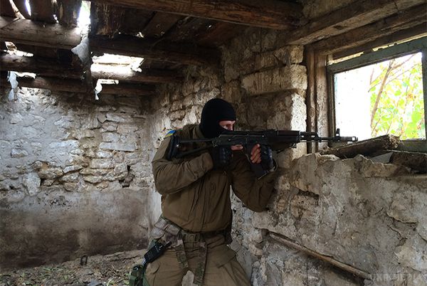 Карта АТО станом на 27 вересня. Ситуація на сході країни (карта АТО) станом на 12:00 27 вересня 2015 року за даними РНБО України.