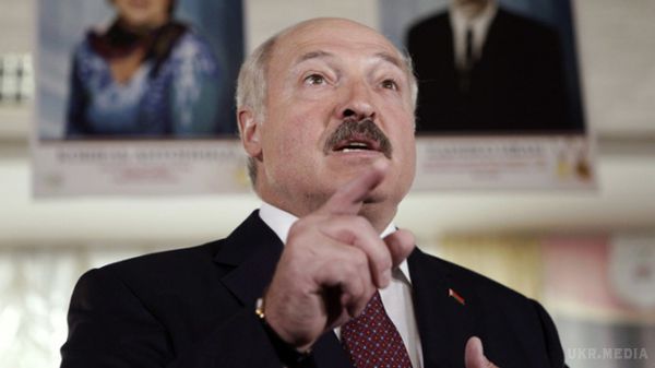 Кровопролиття на Донбасі може призвести до нової світової війни - Лукашенко. Президент Білорусі Олександр Лукашенко вважає, що якщо не зупинити кровопролиття на Донбасі, то ситуація на сході України може призвести до нової світової війни.