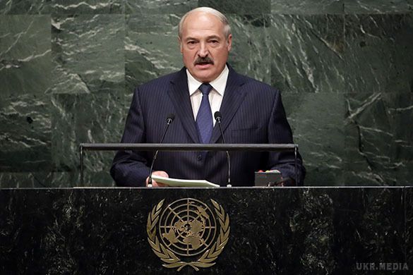Лукашенко: Панове, може бути, вистачить вбивати людей і скидати чинного президента?. Виступаючи на саміті ООН з глобального розвитку, президент Білорусії заявив про те, що не може зрозуміти, чим же дійсно Заходу не догодив законний президент Сирії Башар Асад.
