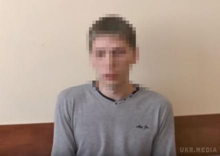 У Києві спіймали кур'єрів «ЛНР», які возили бойовикам по 25 мільйонів гривень в місяць (+відео). Співробітники Служби безпеки України блокували діяльність фінансової установи терористів з " ЛНР ", яка працювала на тимчасово окупованих територіях.
