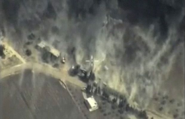 Про все детально: Опубліковані фото і супутникові знімки наслідків ударів російської авіації у Сирії. Світлини демонструють руйнування у трьох сирійських провінціях.