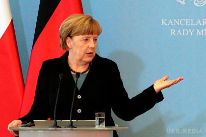 Меркель упевнена, що незабаром Україна відновить суверенітет, без Криму. Меркель зв'язала виконання Мінських домовленостей з відновленням суверенітету України, але без Криму