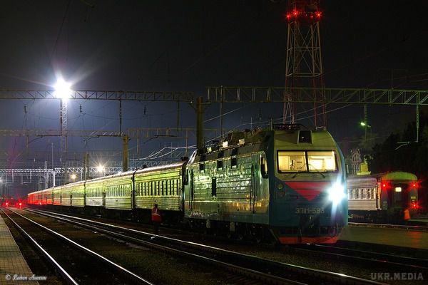 Потяг "Москва – Харків" збив на смерть чотирьох росіян. Пасажирський потяг "Москва - Харків" на смерть збив чотирьох людей близько 6.00 біля станції Ржава в Курській області Росії.