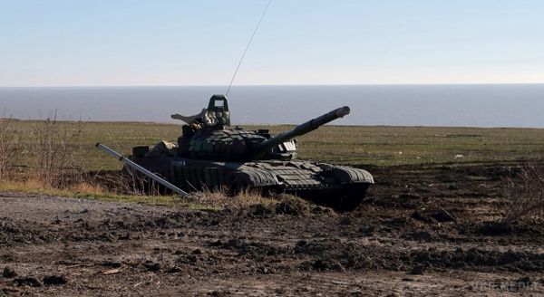 ОБСЄ зафіксувала скупчення танків бойовиків близько Маріуполя. БПЛА виявив порушення відповідних ліній відведення озброєнь - два танки на контрольованому "ДНР" селищі Мічуриному.