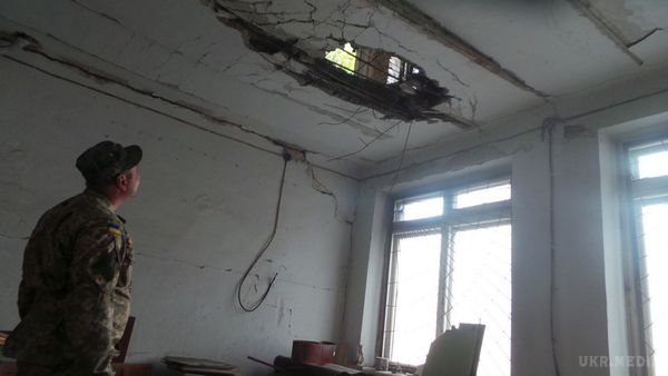 Карта АТО станом на 4 жовтня. Ситуація на сході країни (карта АТО) станом на 12:00 4 жовтня 2015 року за даними РНБО України.
