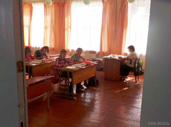 Карта АТО станом на 4 жовтня. Ситуація на сході країни (карта АТО) станом на 12:00 4 жовтня 2015 року за даними РНБО України.