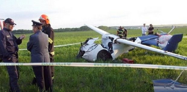 У Львівській області впав легкомоторний літак, загинули дві людини. У Львівській області в результаті падіння легкомоторного літального апарату загинули дві людини.