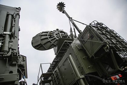 У Сирії помічені новітні системи радіоелектронної боротьби «Красуха-4» (відео). Російські військові розгорнули в Сирії комплекси радіоелектронної боротьби «Красуха-4», призначені для придушення авіаційних радарів і протидії беспилотникам. 