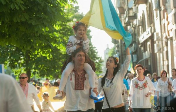 Більшість українців незадоволені розвитком ситуації в країні - опитування. 66% жителів України вважають, що ситуація в країні розвивається в неправильному напрямку.