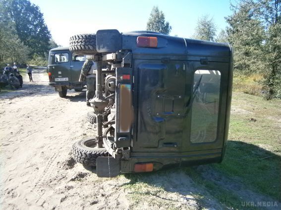  В Рівненській області масова бійка: мисливці напали на єгерів і відібрали зброю (фото). Деякі з 70 браконьєрів були одягнені в балаклави