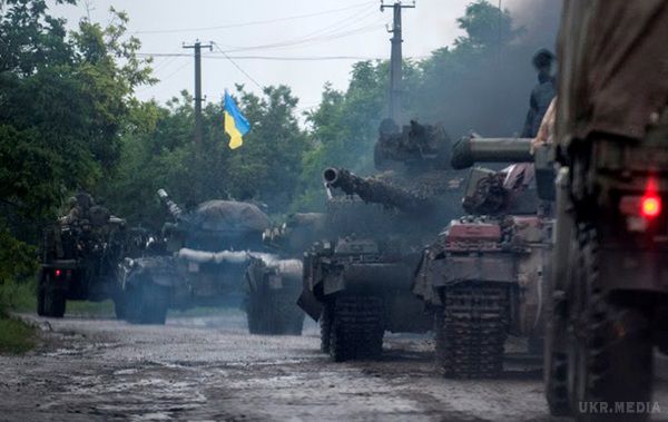 Українські військовослужбовці АТО розказали, хто може завершити війну на Донбасі . Військові отримали наказ відійти у тил від лінії розмежування, але при необхідності готові повернутися у найкоротші терміни.