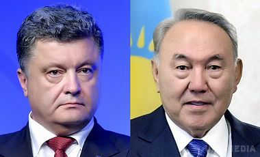 З офіційним візитом Порошенко 9 жовтня летить у Казахстан. Очікується, що глави двох держав обговорять і реалізацію мінських домовленостей про припинення війни в Донбасі