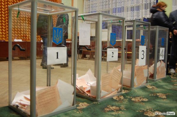 Про вибори в окремих районах Донбасу, законопроект почнуть готувати після 25 жовтня – нардеп. Його необхідно буде прийняти до кінця року.