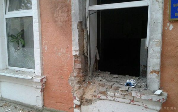 В Одеській області підірвали військкомат. У результаті вибуху вибито вікно разом з рамою, а також незначно пошкоджено будівлю військкомату.