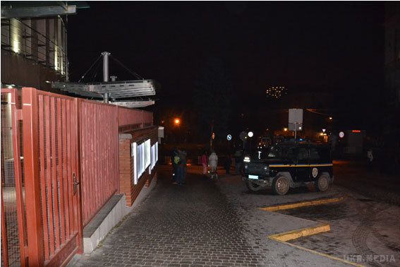Під будівлею Генерального консульства Польщі у Львові пролунав вибух. Інцидент трапився 7 жовтня о 22:30.