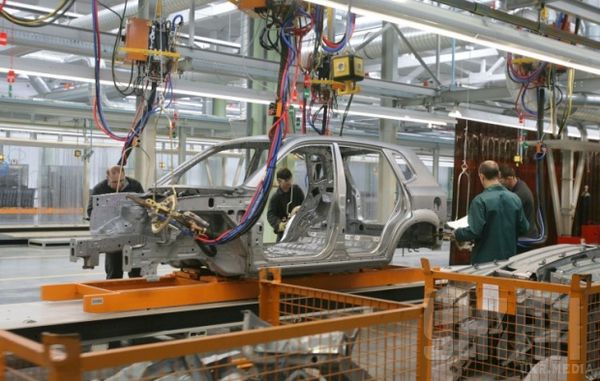 Українські автовиробники відновили випуск "вітчизняних іномарок"