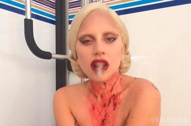  Леді Гага шокувала громадськість (фото). Співачка оголилася