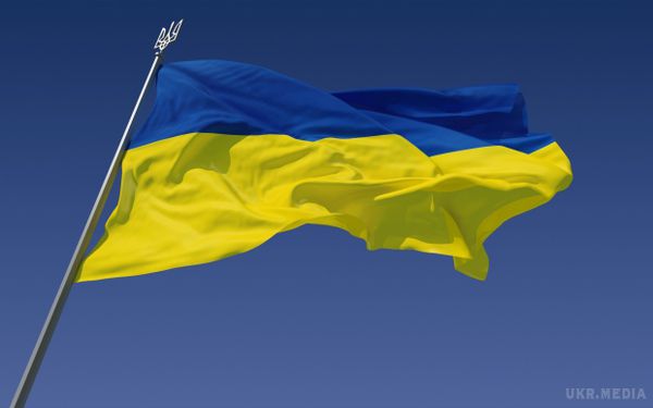 У День захисника України на будинках будуть вивішені державні прапори. Відповідне розпорядження міститься в указі президента України Петра Порошенка