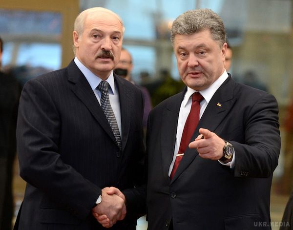 Лукашенко закликав Україну «не підкидати» Білорусі бойовиків. Білоруські прикордонники постійно затримують на своїй території українських бойовиків з гранатами, бітами, пістолетами, боєприпасами. 
