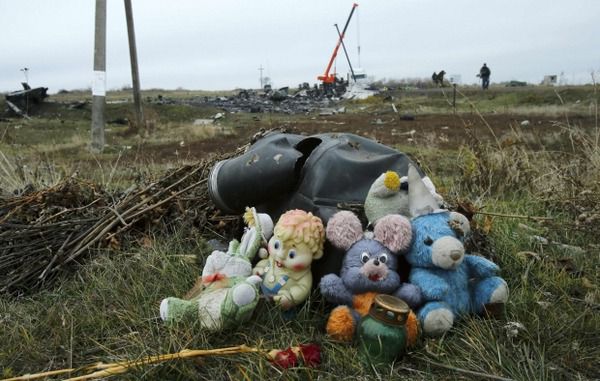 Бомба для тих, хто збив Boeing на Донбасі. Можна вважати медійною бомбою доповідь про катастрофу " Боїнга на Донбасі?