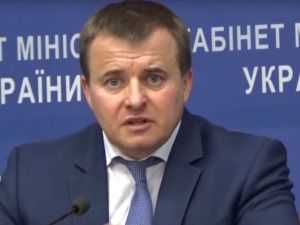 Каже, що нічого не знав: Український міністр Демчишин прийняв на роботу “замміністра ЛНР” (відео). Тепер СБУ має перевірити всі факти довкола ситуації, що склалася.