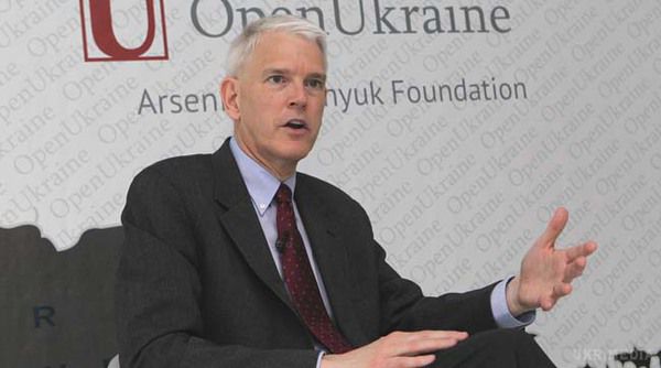 Екс-посол США: Події на сході України можуть мати три сценарії. У випадку заморожування конфлікту на Донбасі проблема не вирішиться сама по собі