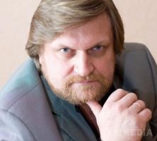  На 54-му році життя помер Ігор Куценко. У четвер, 15 жовтня, у віці 53-х років помер журналіст і актор Ігор Валентинович Куценко . 