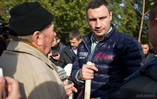 Кличко потішив журналістів новою обмовкою. Кличко помилково вжив слово "артефаки".