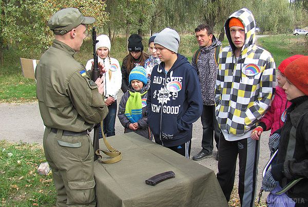 Карта АТО станом на 19 жовтня. Ситуація на сході країни (карта АТО) станом на 12:00 19 жовтня 2015 року за даними РНБО України.