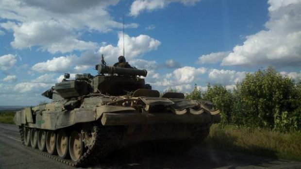  Біля Маріуполя ОБСЄ знайшла 27 танків бойовиків. Спеціальна моніторингова місія Організації з безпеки і співробітництва в Європі заявляє, що зафіксувала розміщення 27 танків та іншої військової техніки бойовиків на Маріупольському напрямку.
