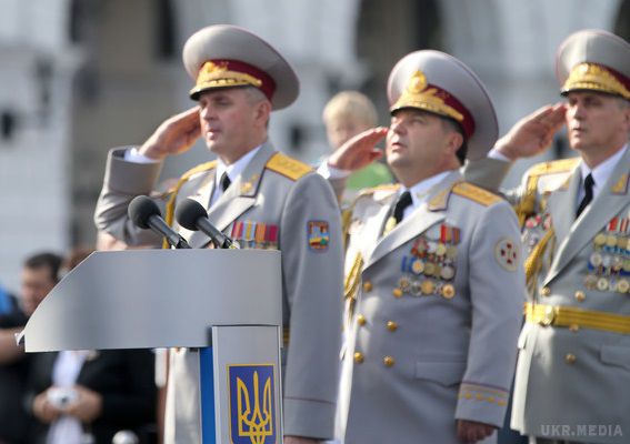 За час війни в українській армії з'явилось 40 нових генералів. За час проведення АТО 40 українських військових Збройних сил отримали звання генерала