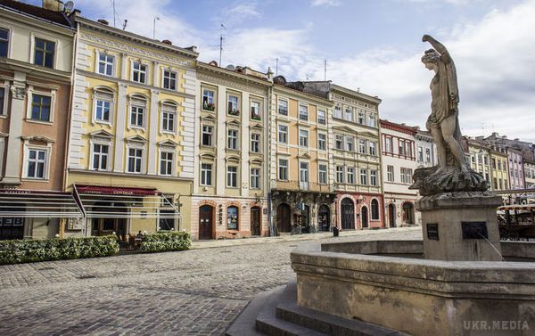 Садовий розраховує зберегти за собою крісло мера Львова, яке з-під нього – витягають. За Львів можуть побитися в два тури.