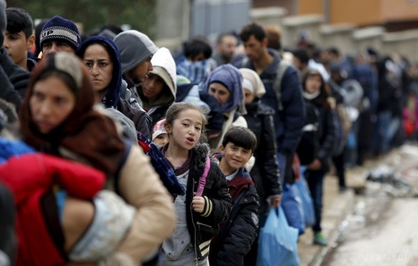  Болгарія, Румунія і Сербія готові закрити кордони для біженців. "Не дамо перетворити країни в буферну зону". Болгарський прем'єр додав, що ЄС повинен домовитися з Туреччиною, щоб десятки тисяч біженців залишилися на її території.
