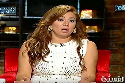 Єгипетську актрису викликали в суд за заклики дивитися порно. Єгипетська актриса Энтиссар постане перед судом після того, як в ефірі телеканалу al-Qahira Waalnas заявила, що молодим людям слід дивитися порно, якщо вони з якихось причин не одружені.