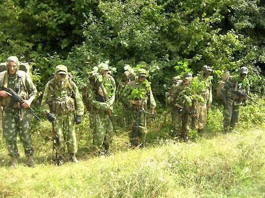 Розвідка знайшла вісім локацій, де ворог переховує "Гради". Та іншу, заборонену мінськими домовленостями, зброю