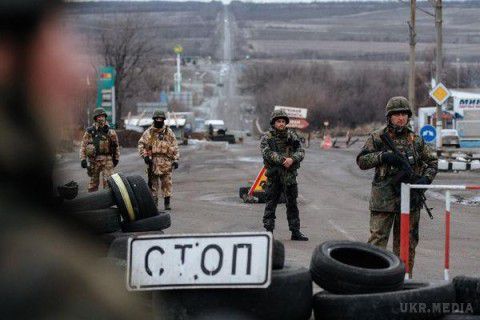 Донецька ОВГА просить військових відкрити пункт пропуску поблизу Курахове. Павло Жебрівський просить військових відкрити КПВВ поблизу Курахове.