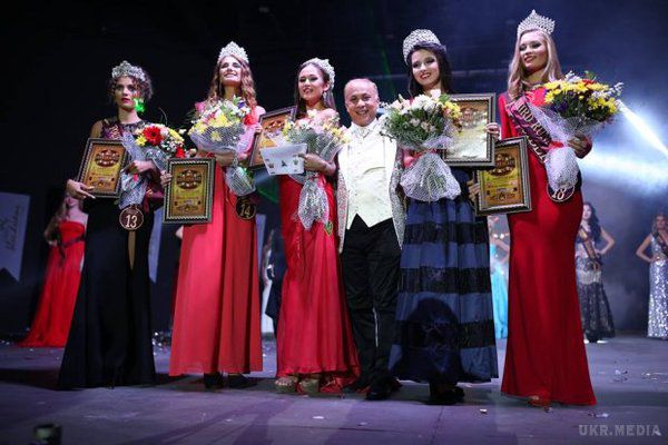 Красуня: 22-річна українка з Маріуполя завоювала титул “Принцеса світу-2015″ (фото). Дівчина отримала і додаткові нагороди.
