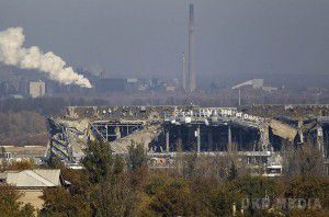 В зоні АТО загинув український військовий, ще один поранений, – полковник Лисенко. Російські бойовики знову обстріляли позиції українських військових.