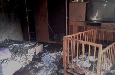 Подробиці загибелі трьох дітей під Одесою: сусіди намагалися врятувати малюків від вогню. Під час трагедії батьки малюків були на роботі.