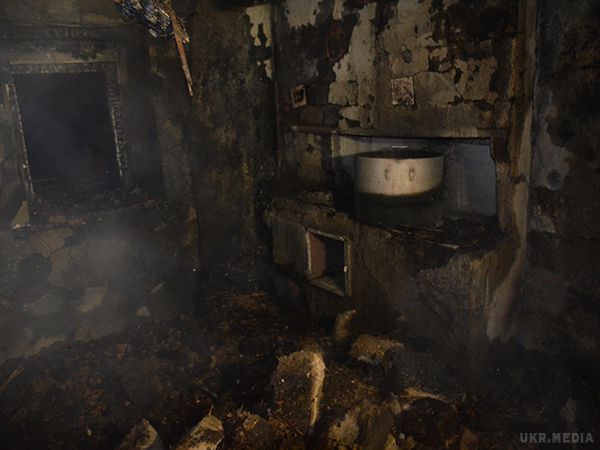 На Миколаївщині троє маленьких дітей згоріли у власному будинку-прес-служба ДСНС.. На Миколаївщині страшна пожежа забрала життя трьох маленьких дітей