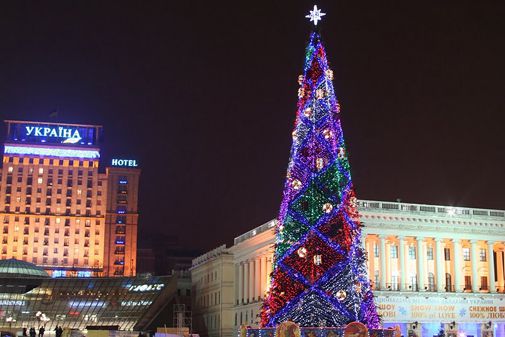 Новорічних святкувань на Майдані в цьому році не буде. Заступник голови КМДА Старостенко заявила, що можливо деякі заходи пройдуть на Хрещатику, але на Майдані, як і в минулому році, святкувань не буде