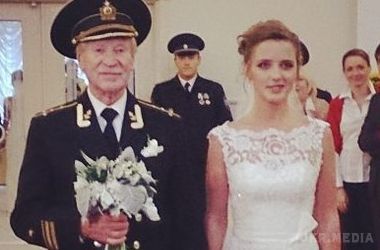 Молода дружина 85-річного актора Івана Краско пояснила, чому не хоче народжувати. Наталія Шевель боїться, що малюк може перешкодити розміреному життю родичів, з якими живуть молодята. 