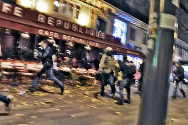 Теракт в Парижі: Це була справжня бійня (фоторепортаж). Декілька вибухів біля стадіону "Стад де Франс", захоплення заручників та стрілянину в двох барах.
