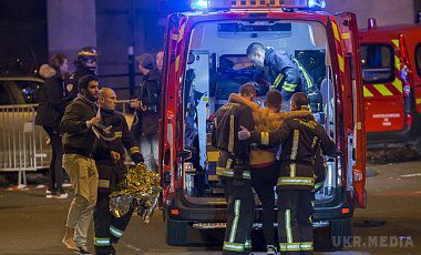 Що сталося у Парижі. У Парижі відразу кілька терактів. За останніми даними, загинули більше 150 осіб.