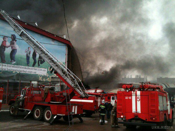 Пожежі на Барабашово присвоєно 4-й рівень складності (ФОТО). На місці працює 20 пожежних відділень