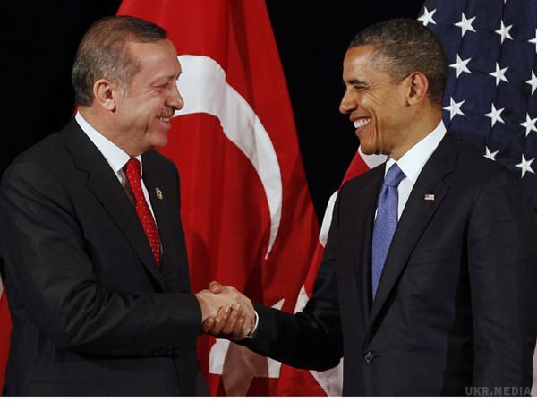 США і Туреччина домовились активізувати кампанію з «ліквідації» бойовиків «Ісламської держави» – Обама. Президент США Барак Обама на зустрічі з президентом Туреччини Реджепом Тайїпом Ердоганом перед відкриттям саміту країн «Групи двадцяти» (G20) у Анталії заявив, що сторони домовились активізувати кампанію з «ліквідації» бойовиків угруповання «Ісламська держава». 