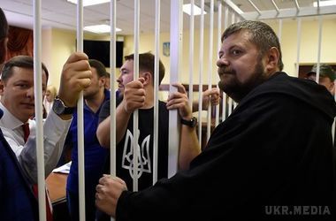  Мосійчук після скандалів, голодування і гучних заяв вийшов на свободу (відео). Термін утримання політика під вартою закінчився вчора