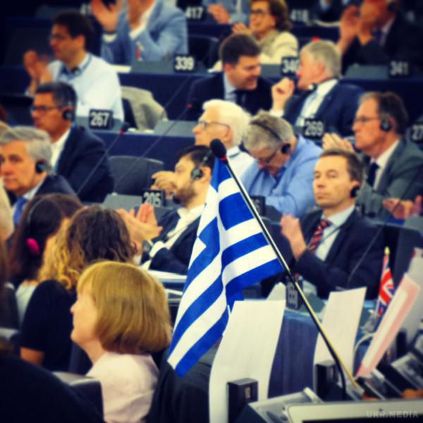 Парламент Греції сьогодні ратифікував законопроект  про асоціацію між Україною і ЄС- Павло Клімкін.. Греція останньою із 28 країн-учасниць ЄС ратифікувала угоду про асоціацію.